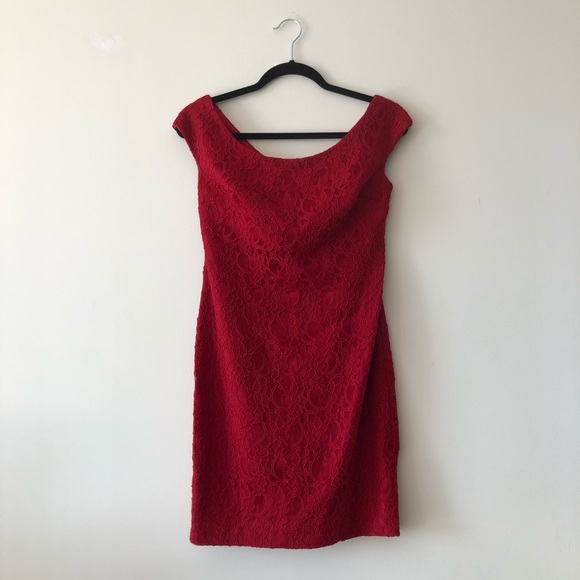 RED GUIPURE LACE DRESS - Picture 1 of 10